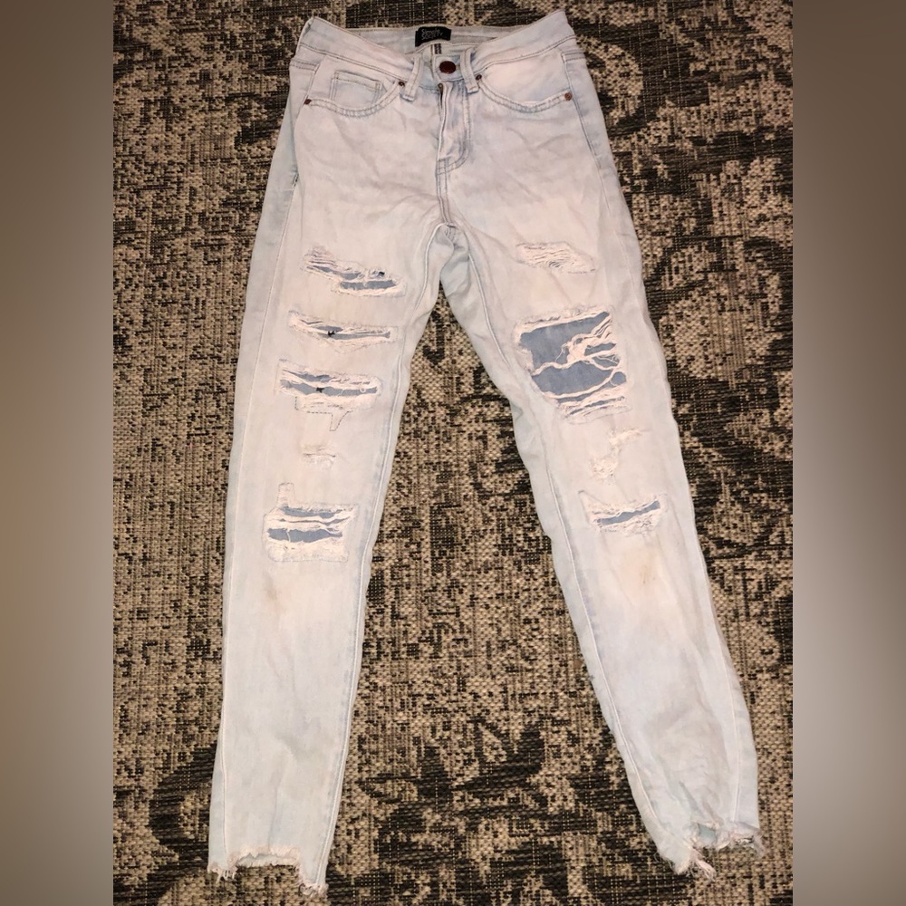 Light Wash Simple Society Distressed Jeans